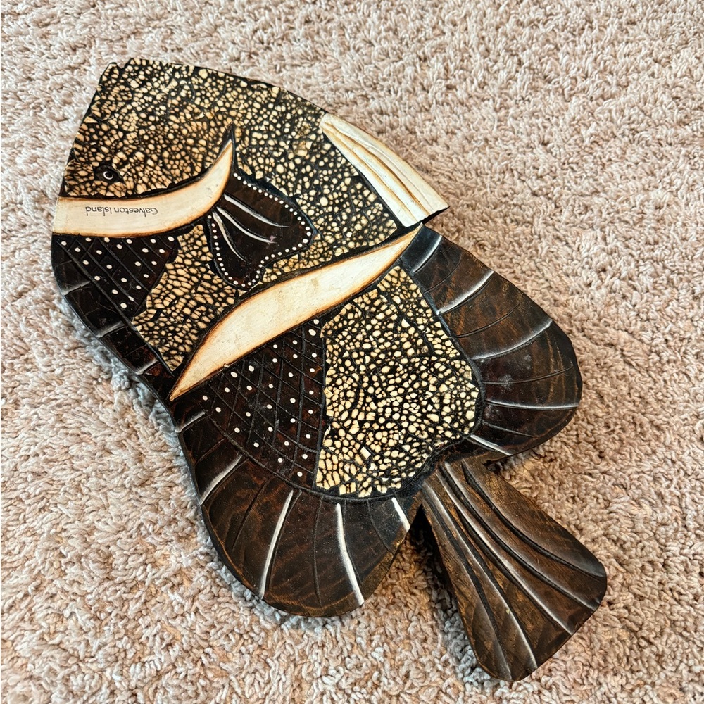 Hand Made Carved & Inlayed Folk
Art Natural Wood Fish Shaped Tray 18"